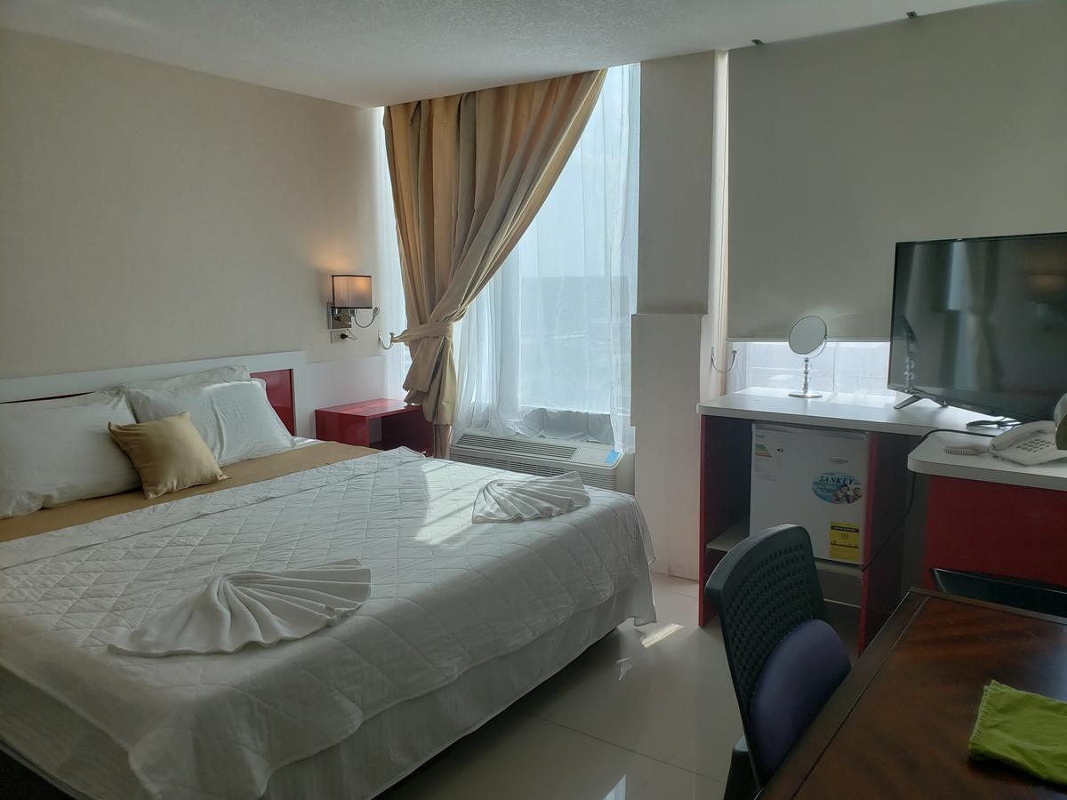 Golden Tree Hotel Белиз-Сити Экстерьер фото